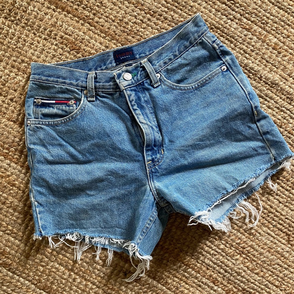 TOMMY HILFIGER 90’s/00s CUT OFF DENIM SHORT SZ 7/30
